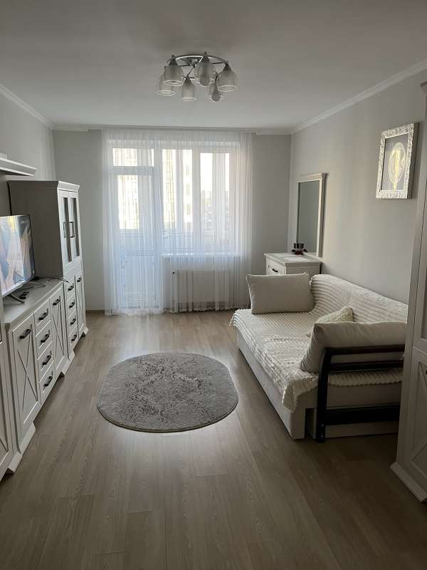 продам 3-кімнатну квартиру у Львові