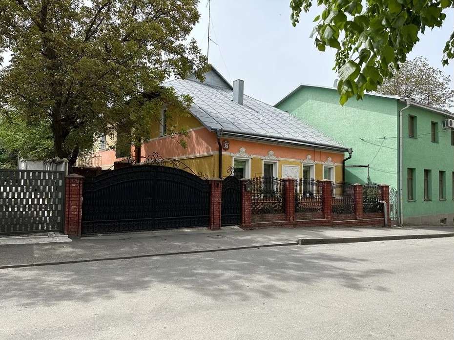 house for sale  Chernivtsi