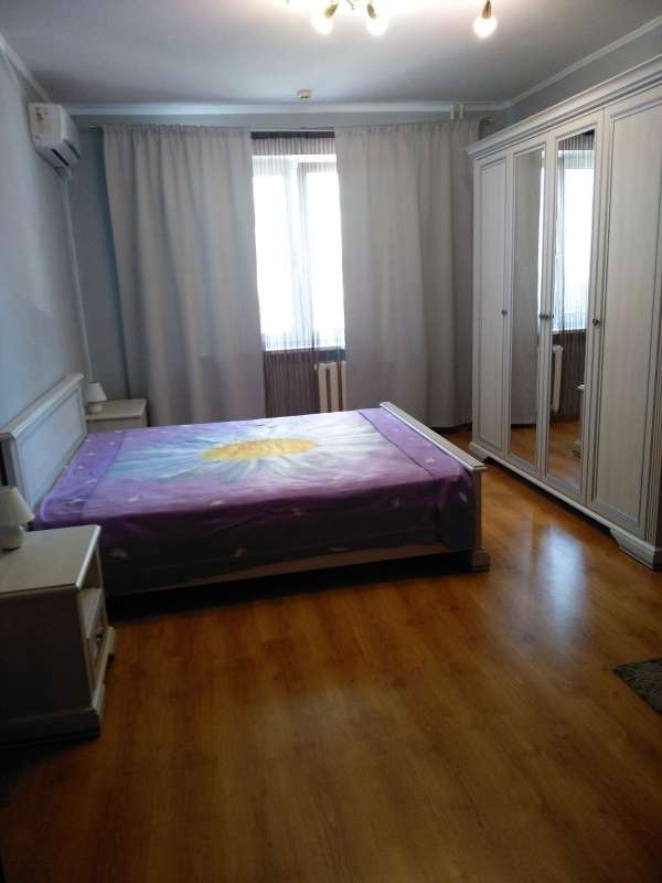 4-bedroom flat for sale  Kyyiv