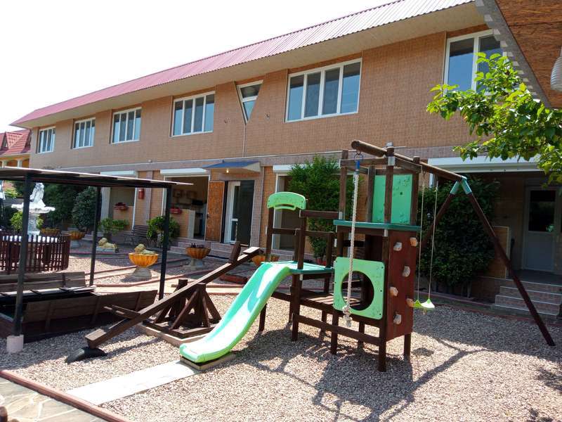 na prenájom 2-Spálňový apartmán  Sonjačnohirske