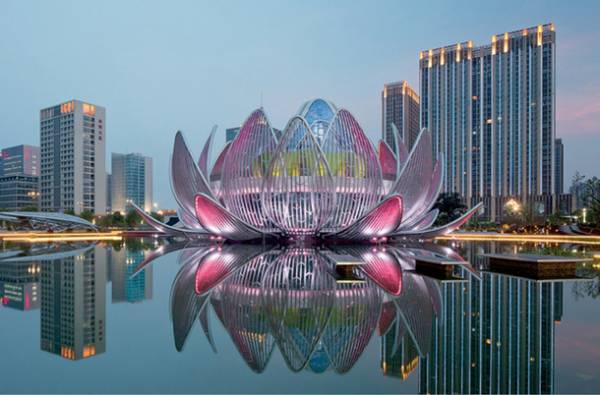 У Китаї відкрили вражаючу будівлю-квітку - The Lotus Building